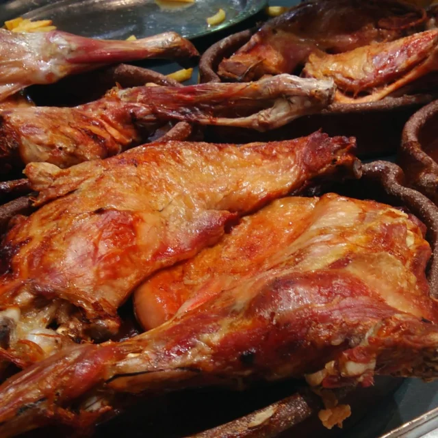 Lechazo es Castilla, es pura gastronomía de nuestra tierra y cada día no puede faltar.
Feliz día!
.
.
#lechazo #disfrutar #segovia #gastronomia