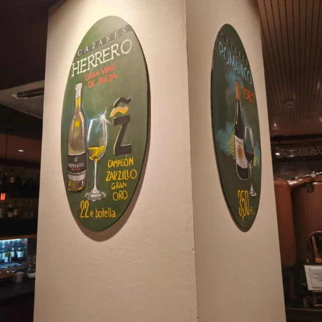 Para la noche más terrorífica hemos preparado una selección de vinos por copa...de miedo😱
🍷🍷🍂🦇🦇🍂🍂🍷
.
.
🎃🎃🦇🦇🎃🎃🦇🦇🎃😱🍷🍂
It,s Halloween